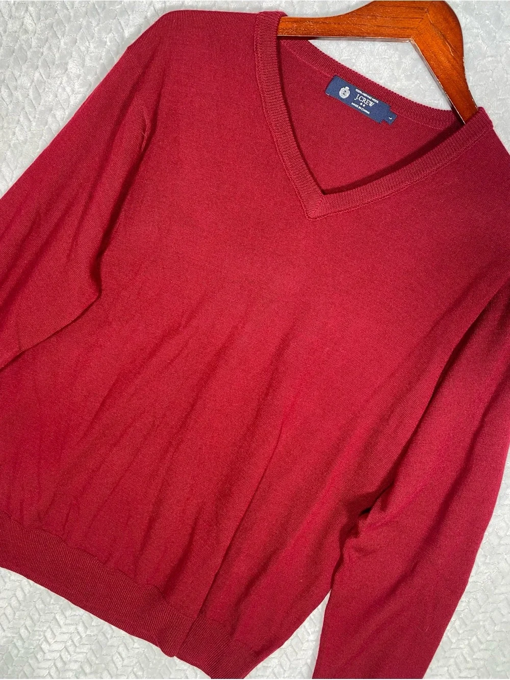 J CREW Mens Sz Large Burgundy Red 100% Merino Wool V Neck Pullover Sweater